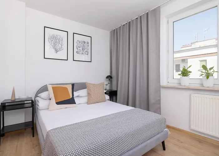 4 Bedroom Apartment With A Balcony - Prochowa 1
